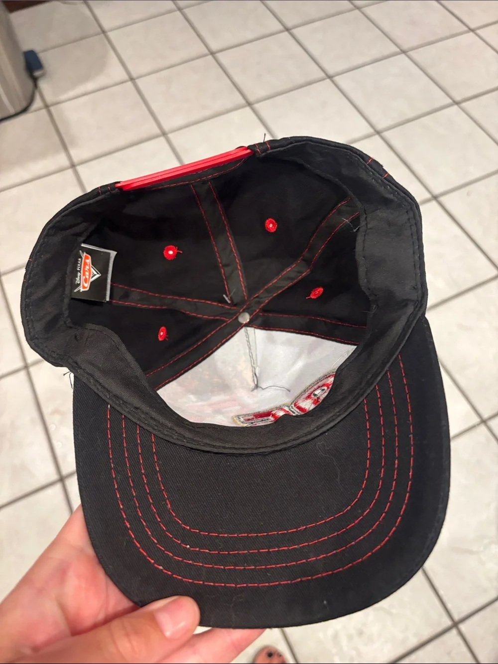 Disney Pixar Cars lightning McQueen  '95 Black & Red Kids Cap medium NWOT